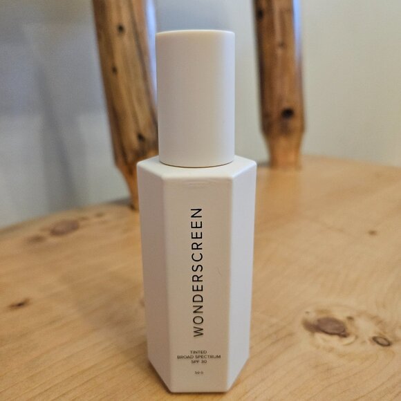 Dime Beauty Tinted Wonderscreen - Picture 2 of 3